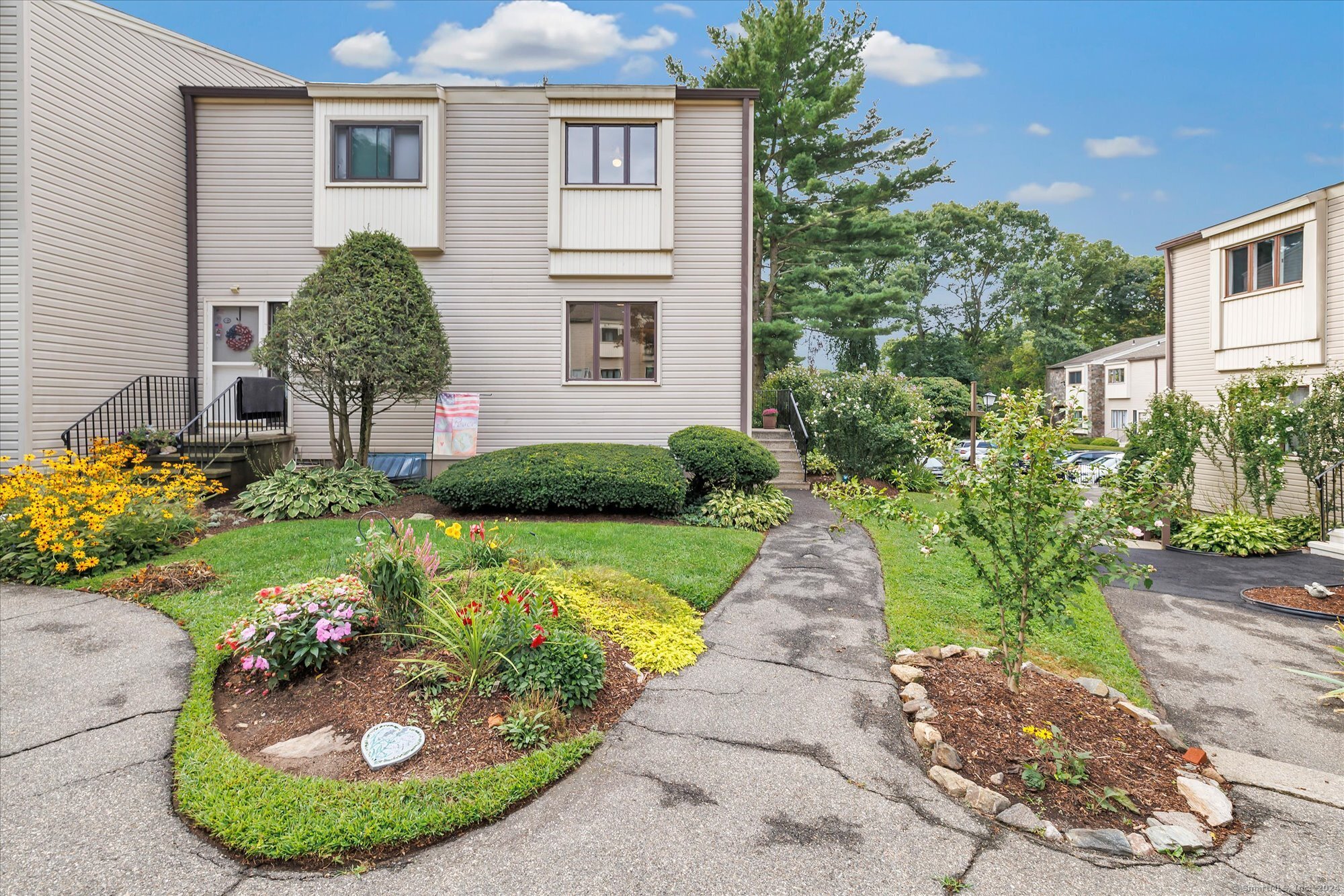 View Bridgeport, CT 06606 townhome