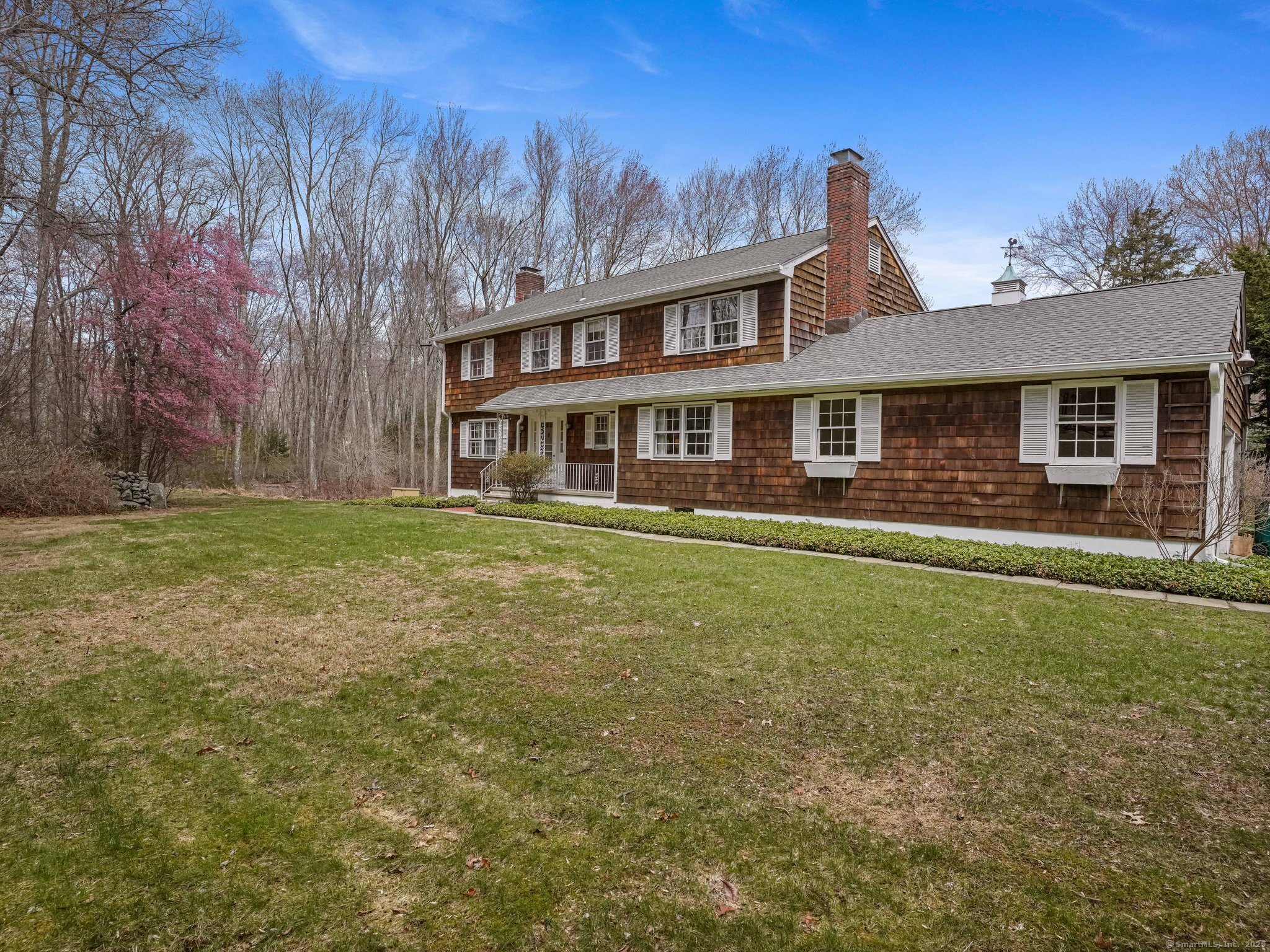 S Bald Hill Road, New Canaan, Connecticut - 4 Bedrooms  
3 Bathrooms  
9 Rooms - 