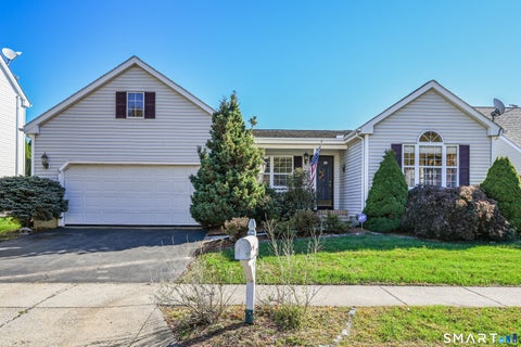 Photo of 126 Rolling Green, Middletown, CT 06457 (MLS # 24215505)