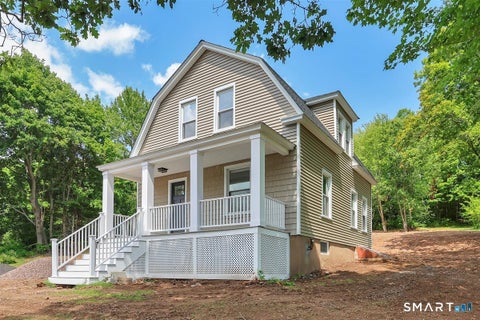 Photo of 672 E Main Street, Middletown, CT 06457 (MLS # 24193919)
