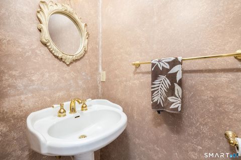 Tiny photo for 10 Pepperidge Court #10, Simsbury, CT 06070 (MLS # 24144814)