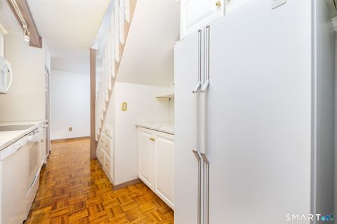 Tiny photo for 10 Pepperidge Court #10, Simsbury, CT 06070 (MLS # 24144814)