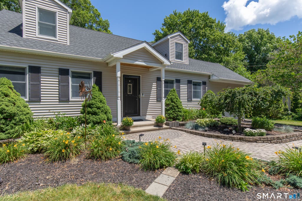 Photo of 260 Arnold Lane, Orange, CT 06477 (MLS # 24186122)