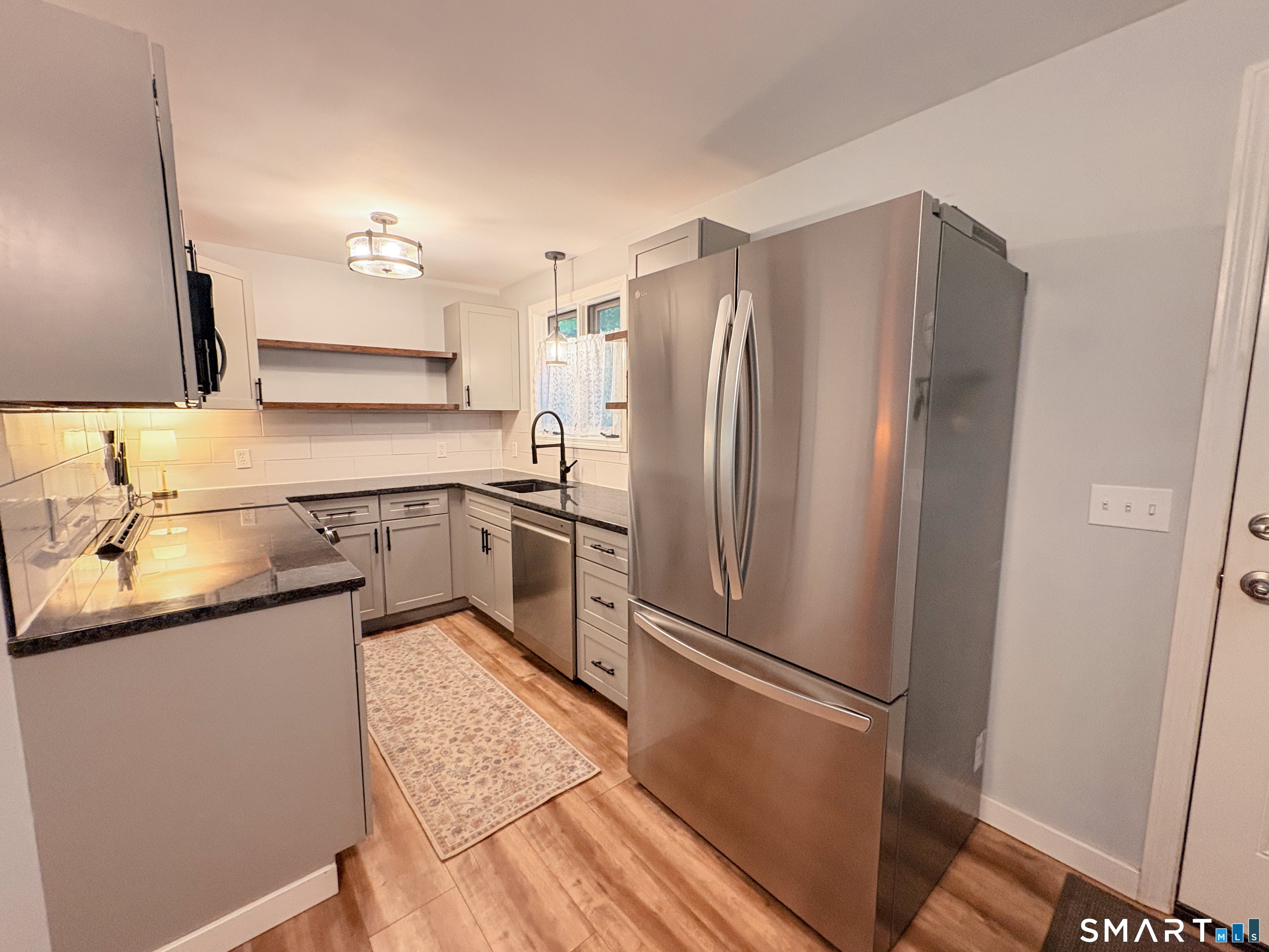 37 Great Hillwood Road