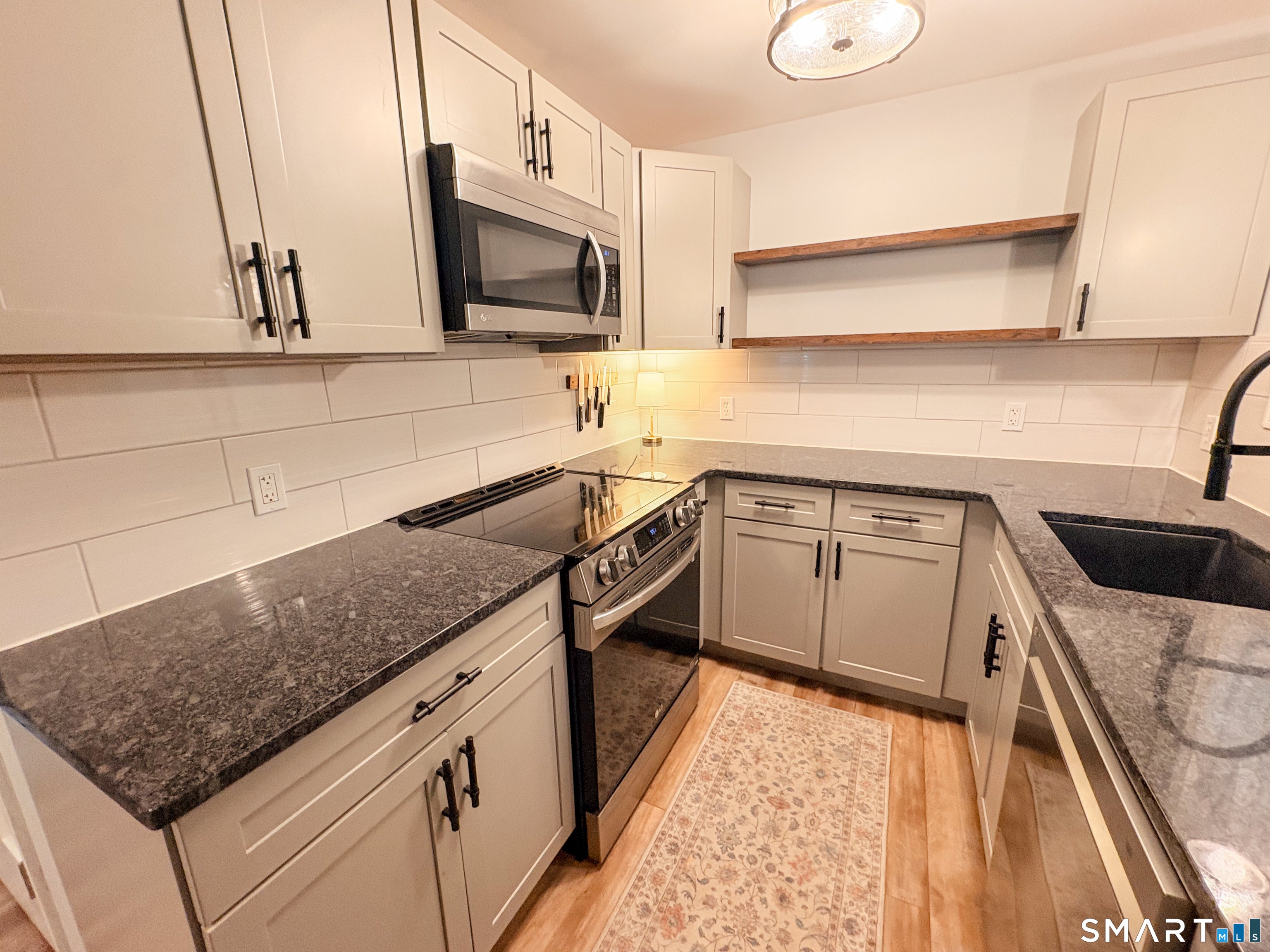 37 Great Hillwood Road