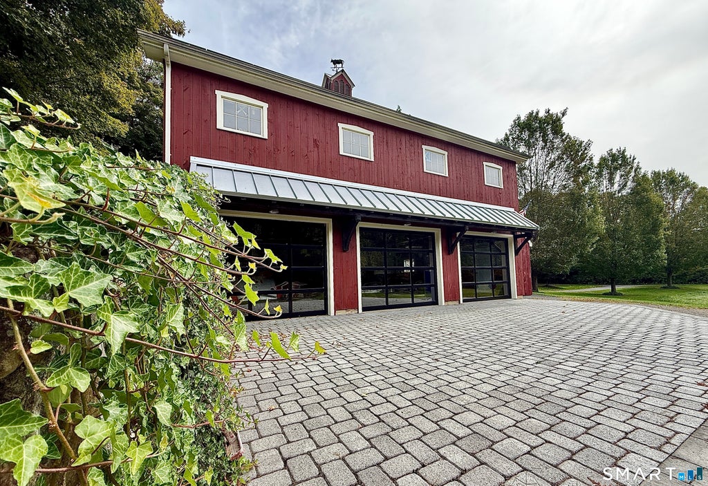 Photo of 348 Weekeepeemee Road, Woodbury, CT 06798 (MLS # 24209591)