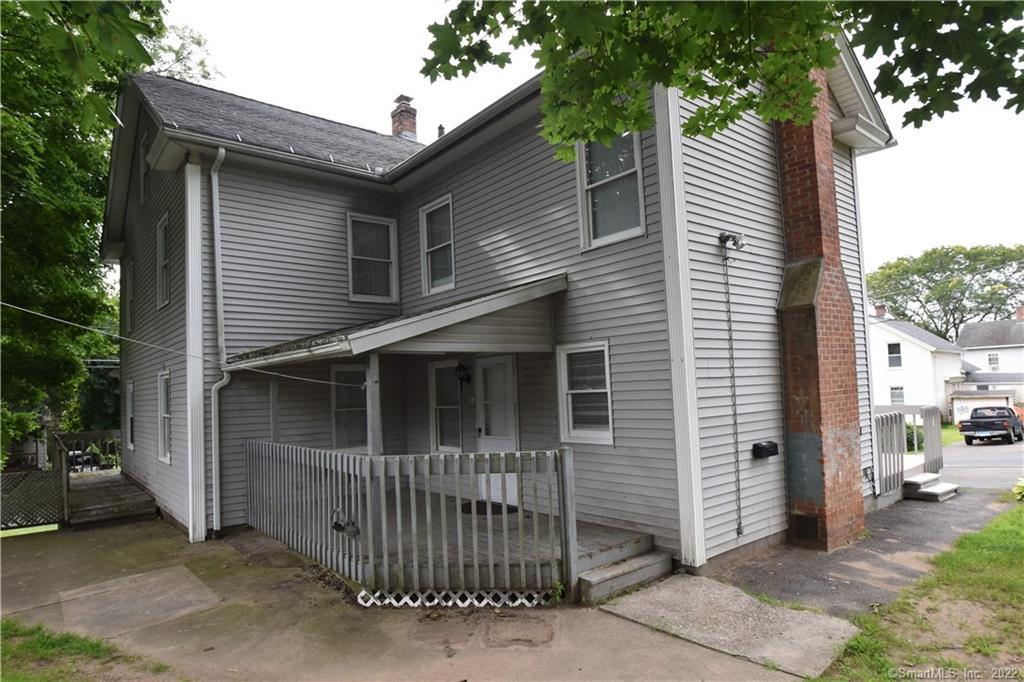 Mountain Street, Ellington, Connecticut - 3 Bedrooms  
2 Bathrooms  
6 Rooms - 