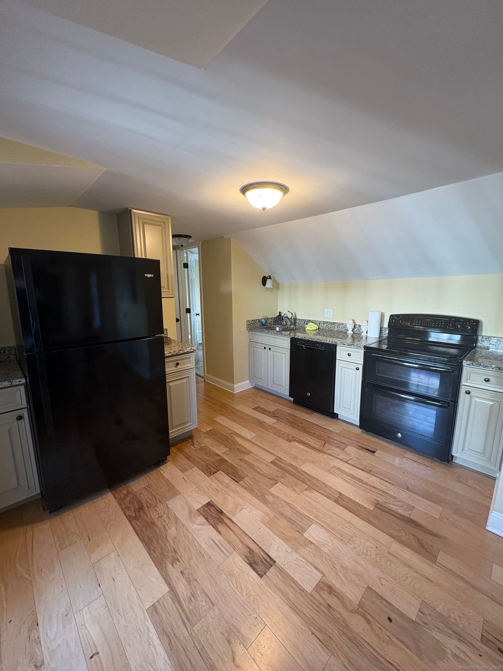 7 Coit Street 2