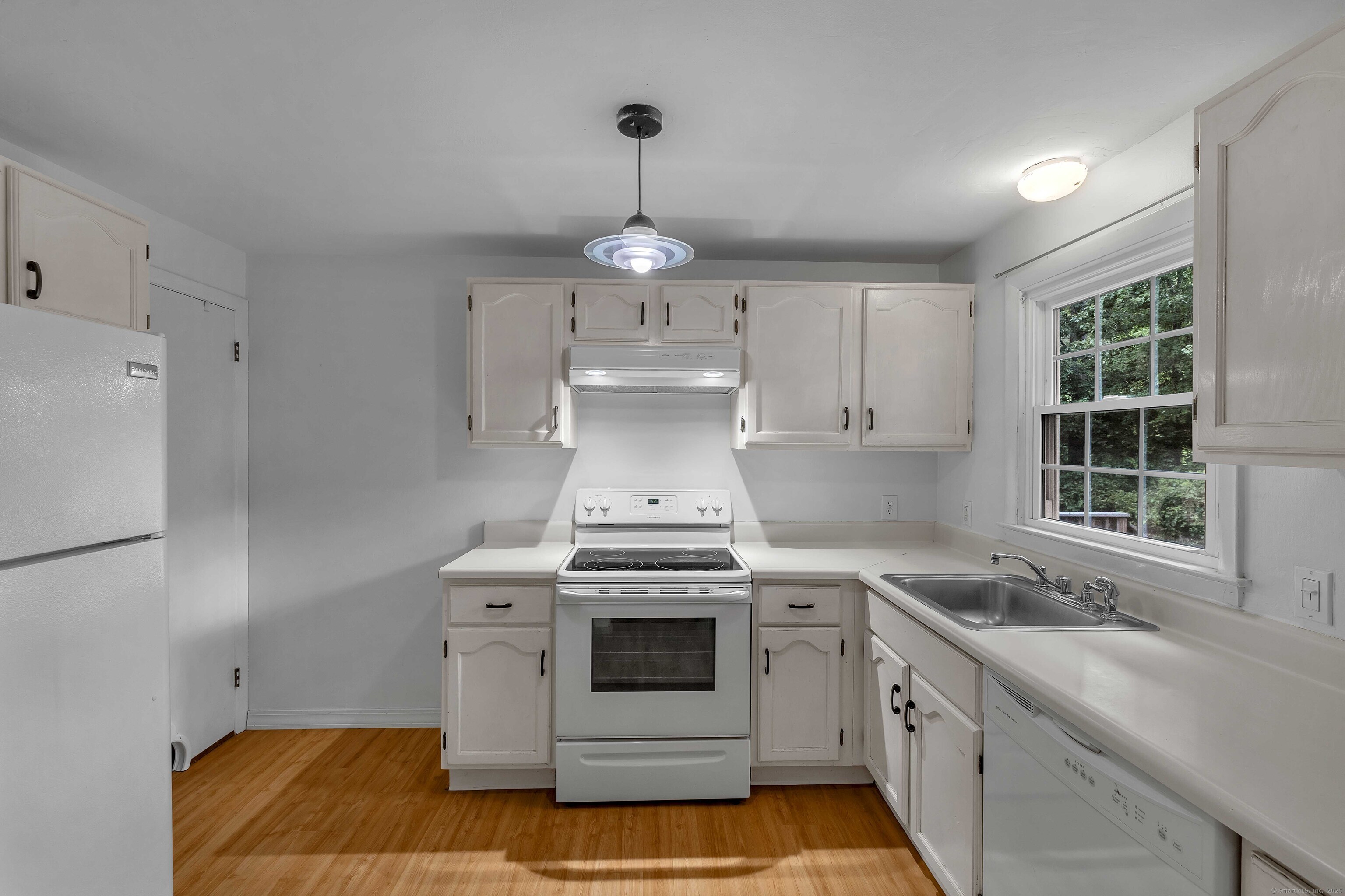 81 East Pattagansett Road Apt 22