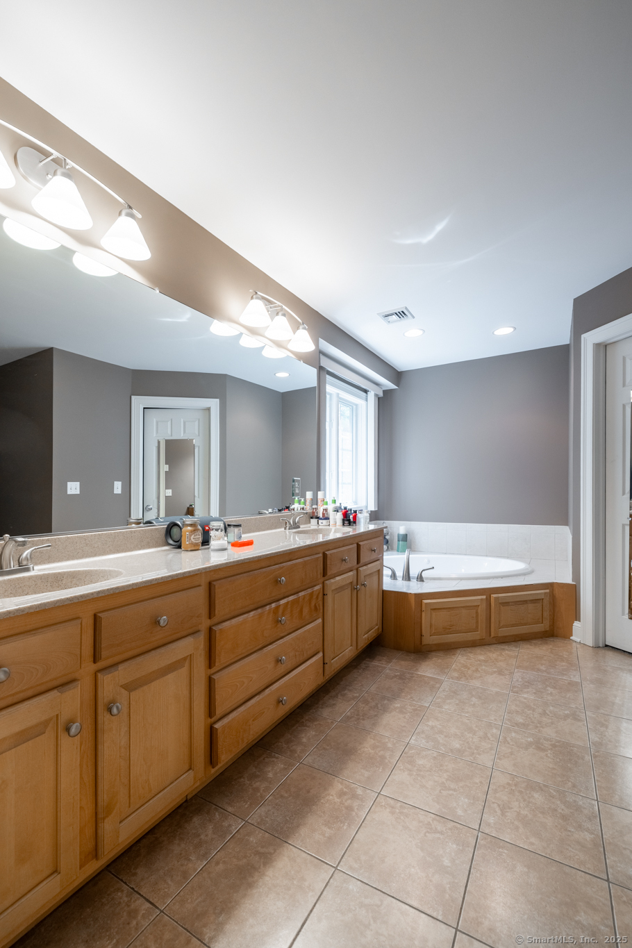 123 Cobblestone Drive, Southington, Connecticut image 31