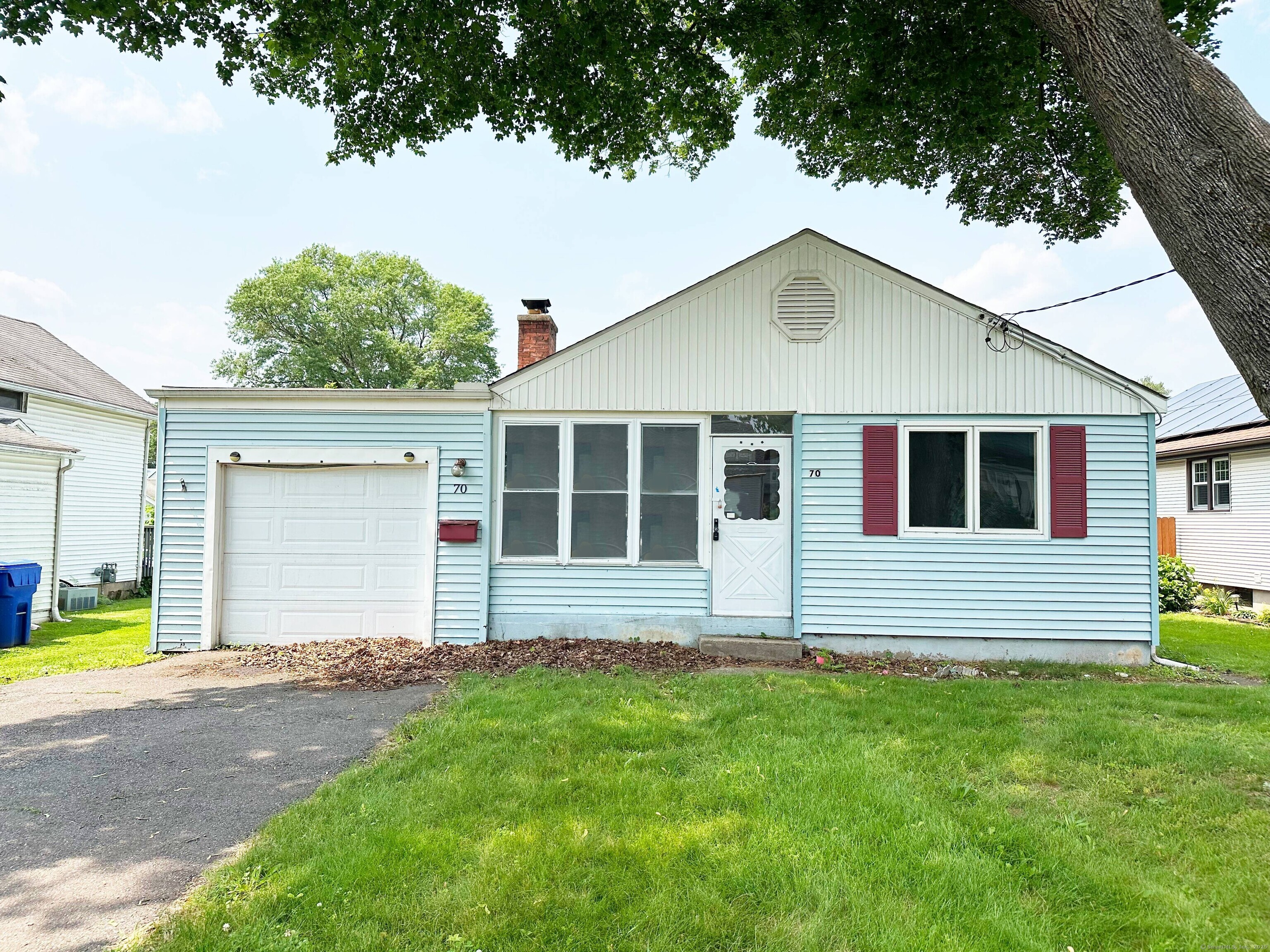Property for Sale at Cedar Ridge Road, Newington, Connecticut - Bedrooms: 3 
Bathrooms: 2 
Rooms: 7  - $299,000