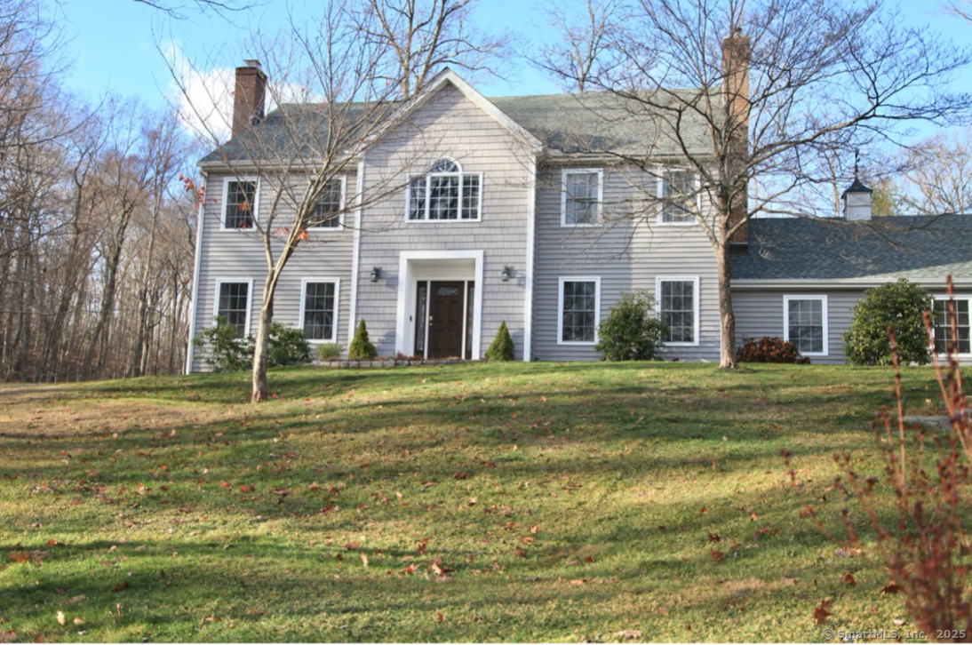 Obtuse Road, Brookfield, Connecticut - 4 Bedrooms  
3 Bathrooms  
8 Rooms - 