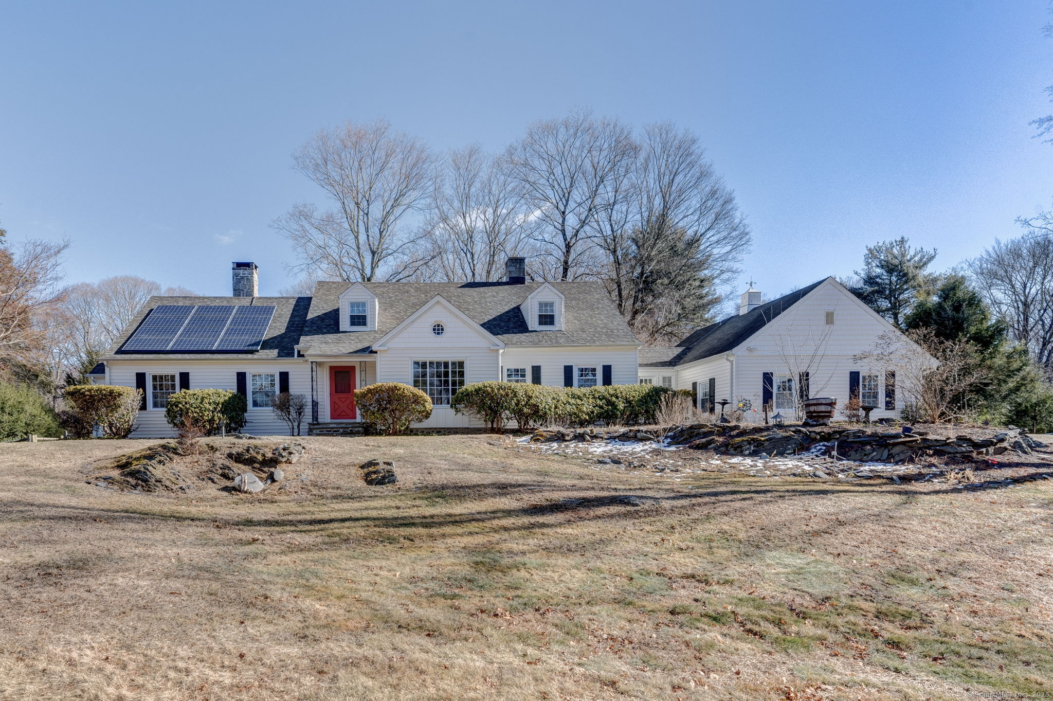 Amity Road, Woodbridge, Connecticut - 4 Bedrooms  
4 Bathrooms  
9 Rooms - 