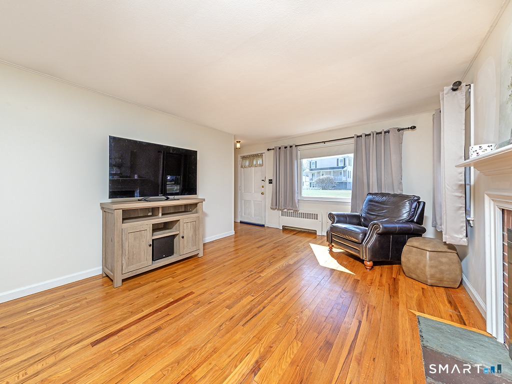 252 Middletown Avenue