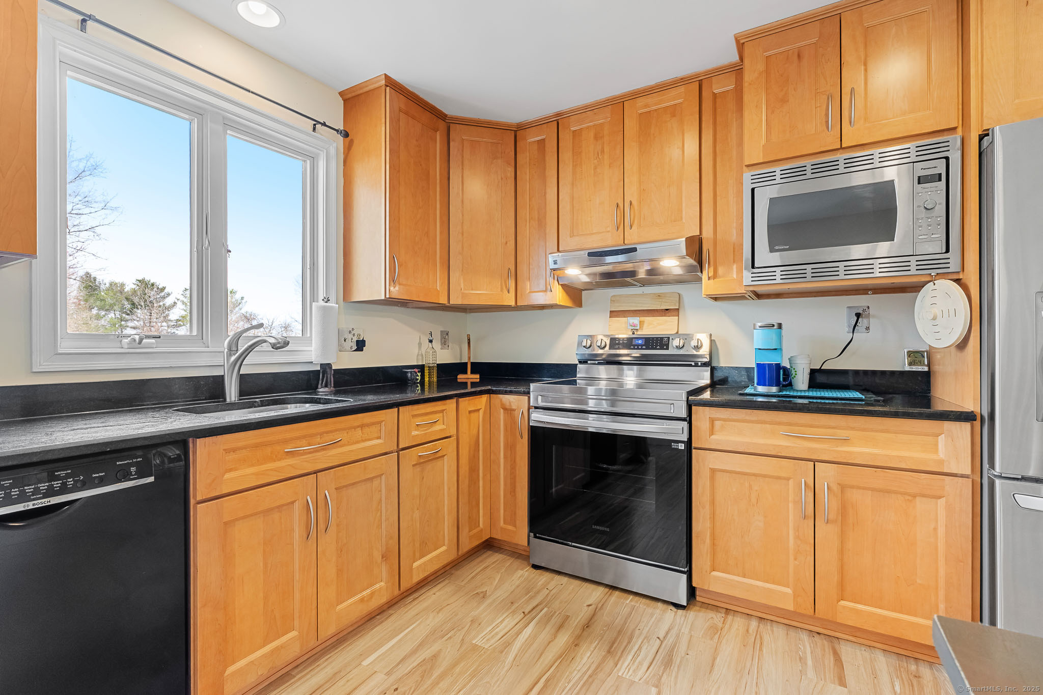 18 Stein Road, Ellington, Connecticut image 9