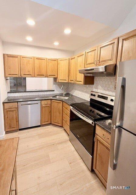 Tiny photo for 7 Garden Path #7, Farmington, CT 06032 (MLS # 24193051)