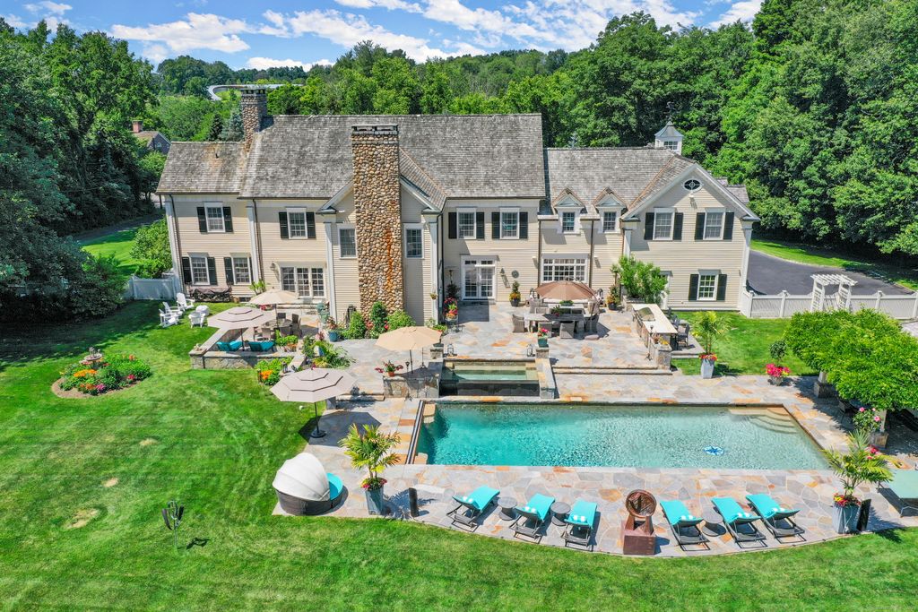 Photo of 1343 Smith Ridge Road, New Canaan, CT 06840 (MLS # 24147565)