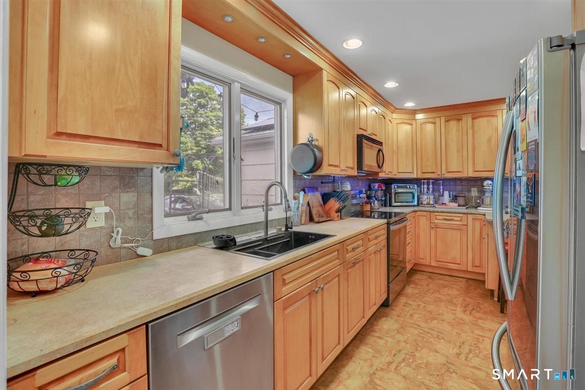 46 Crestridge Drive