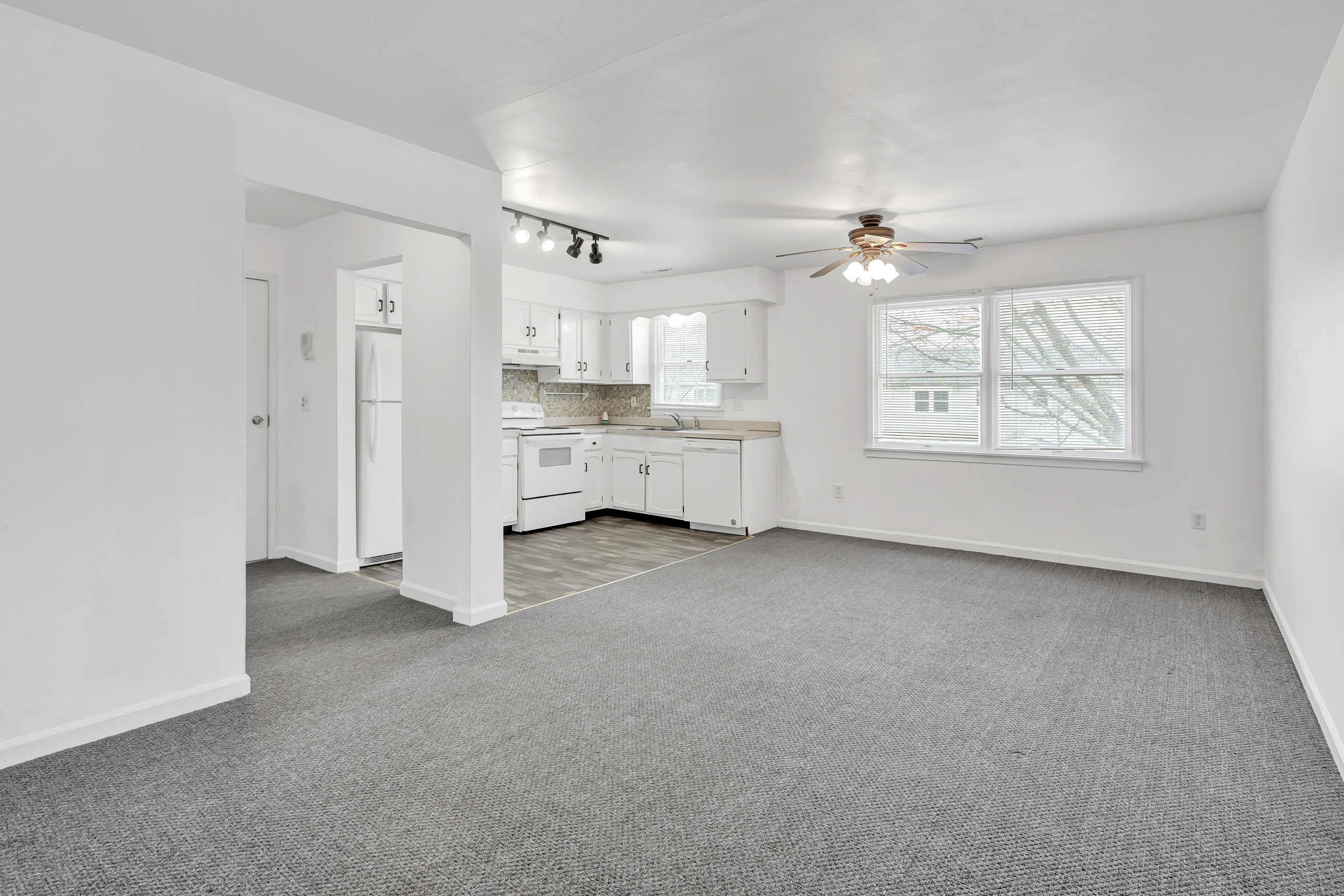 105 Carriage Path South 105