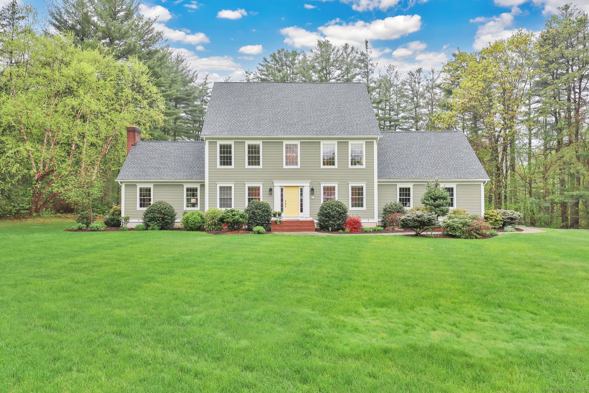 Property for Sale at Royal Manor, Somers, Connecticut - Bedrooms: 3 
Bathrooms: 3 
Rooms: 8  - $624,900