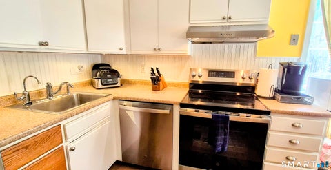 Tiny photo for 239 Old Farms Road #15C, Avon, CT 06001 (MLS # 24201219)