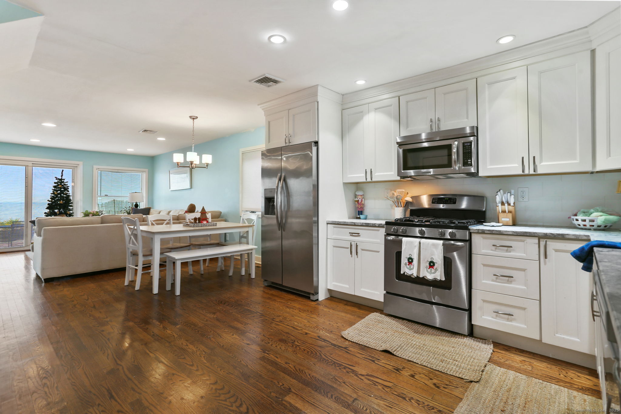 1235 Fairfield Beach Road