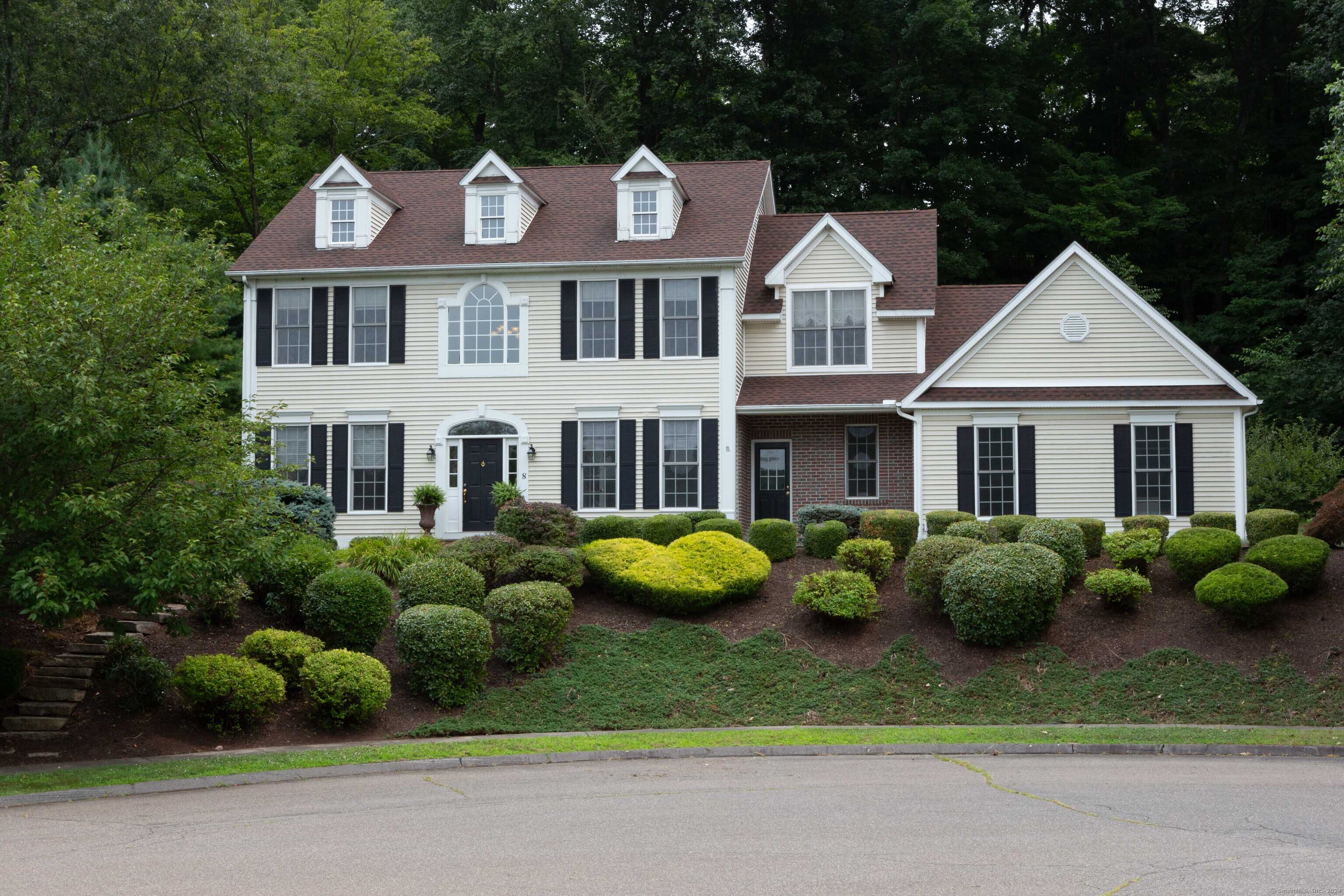 Photo 1 of 8 Chelsea Court, Middletown, Connecticut, $650,000, Web #: 24034778