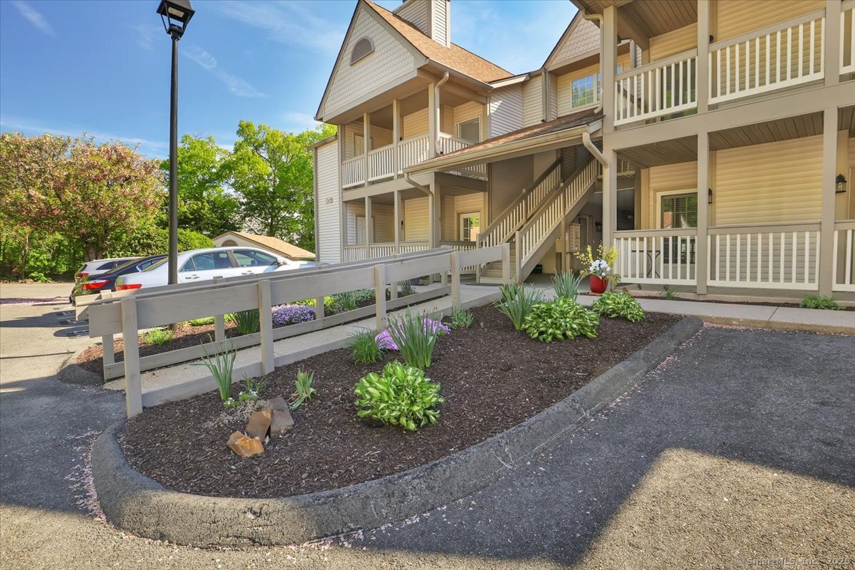 33 Langdon Court APT E103