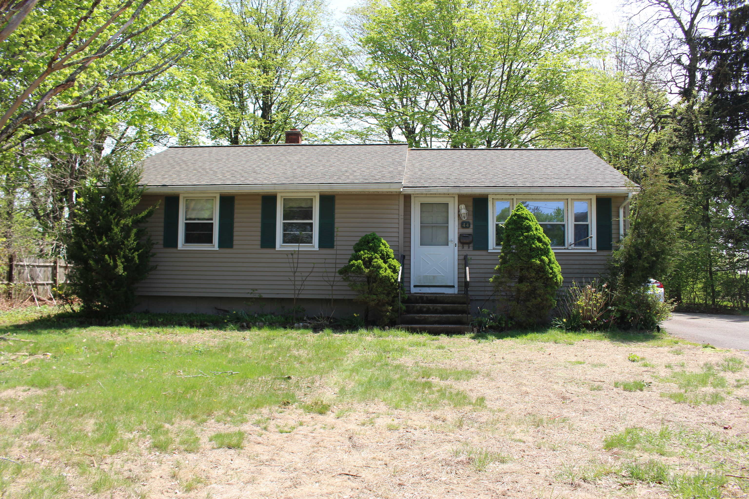 Property for Sale at Baker Avenue, Meriden, Connecticut - Bedrooms: 3 
Bathrooms: 1 
Rooms: 6  - $225,000