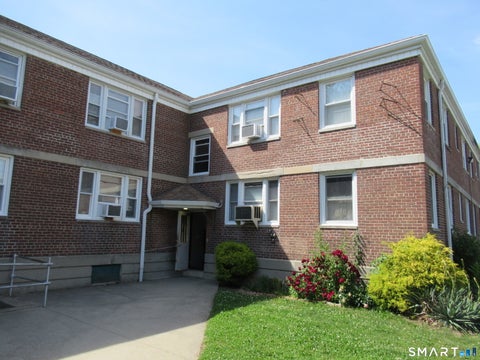 Homes For Sale - 84 Canaan Court #BLD. 84, APT.28<br/> Stratford, CT 06614