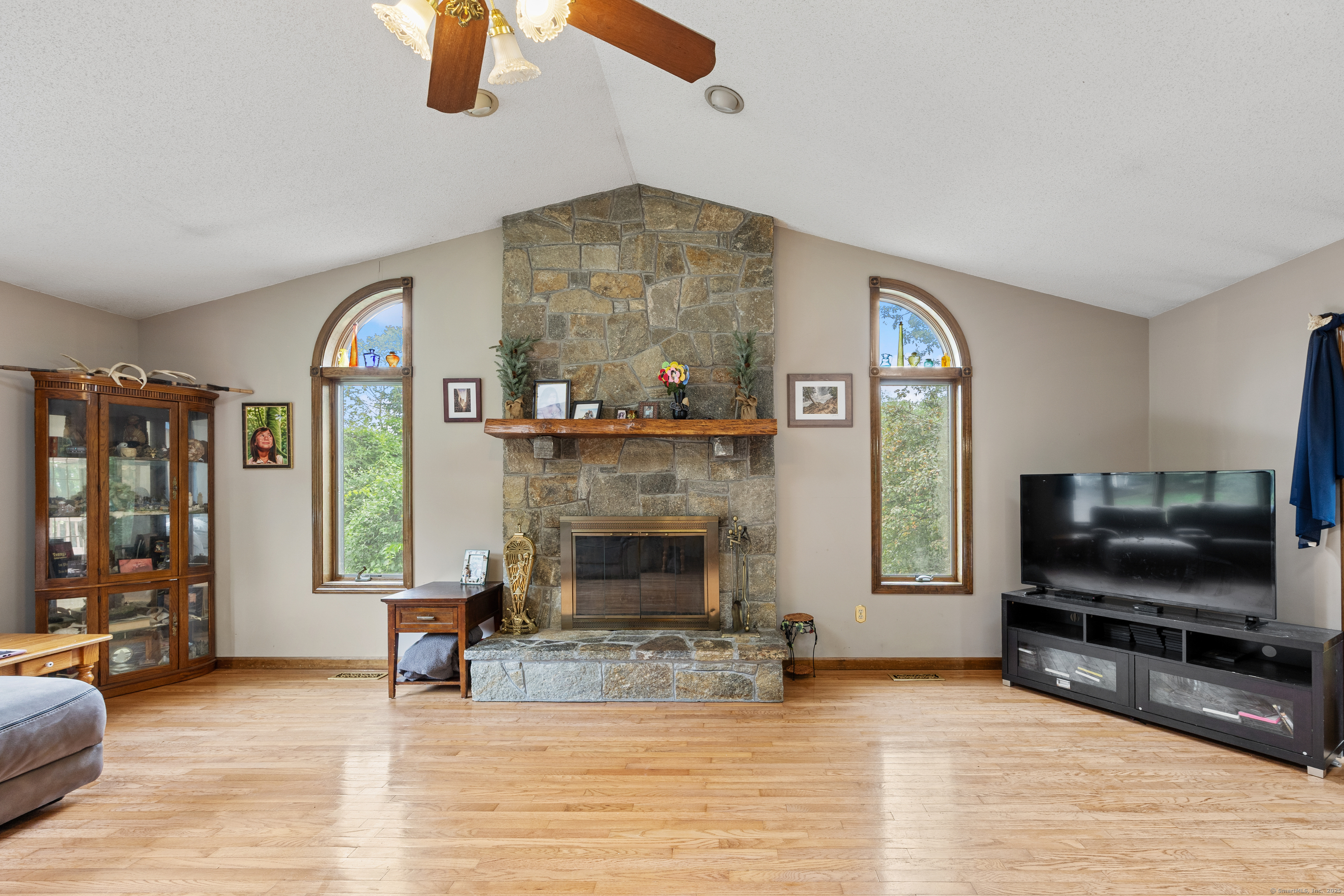 291 Guinevere Ridge