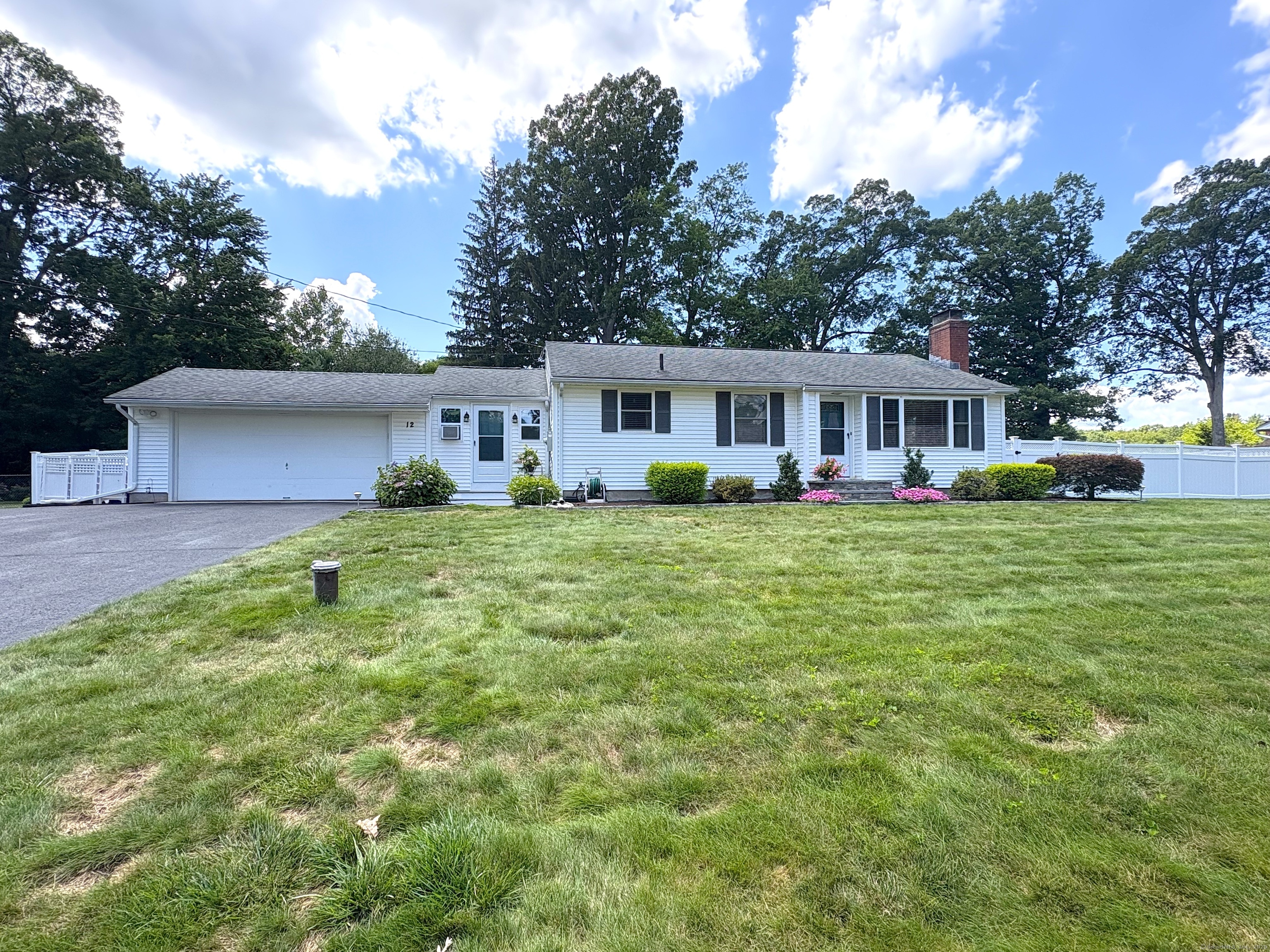 12 Shady Oak Drive