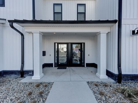 MLS: 24083505