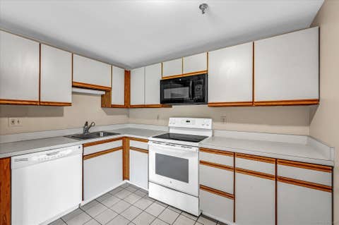 Tiny photo for 107 Putter Drive #612N, Wallingford, CT 06492 (MLS # 24182387)