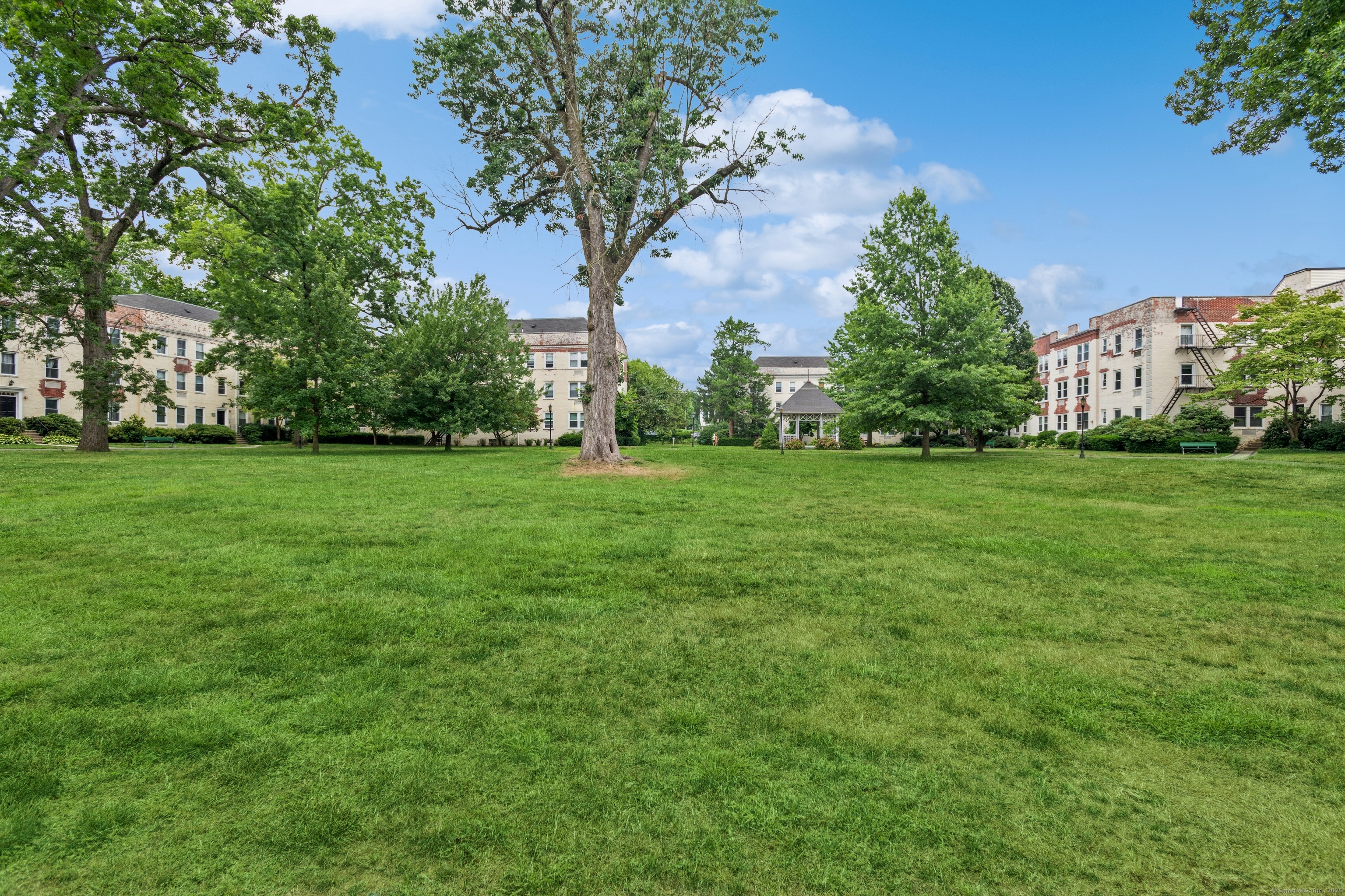 Woodside Green Street 3C, Stamford, Connecticut - 1 Bedrooms  
1 Bathrooms  
3 Rooms - 
