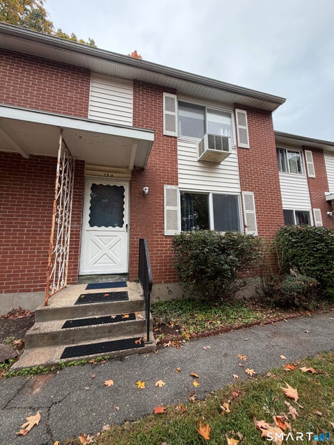 Photo of 273 Queen Street #13E, Southington, CT 06489 (MLS # 24214271)