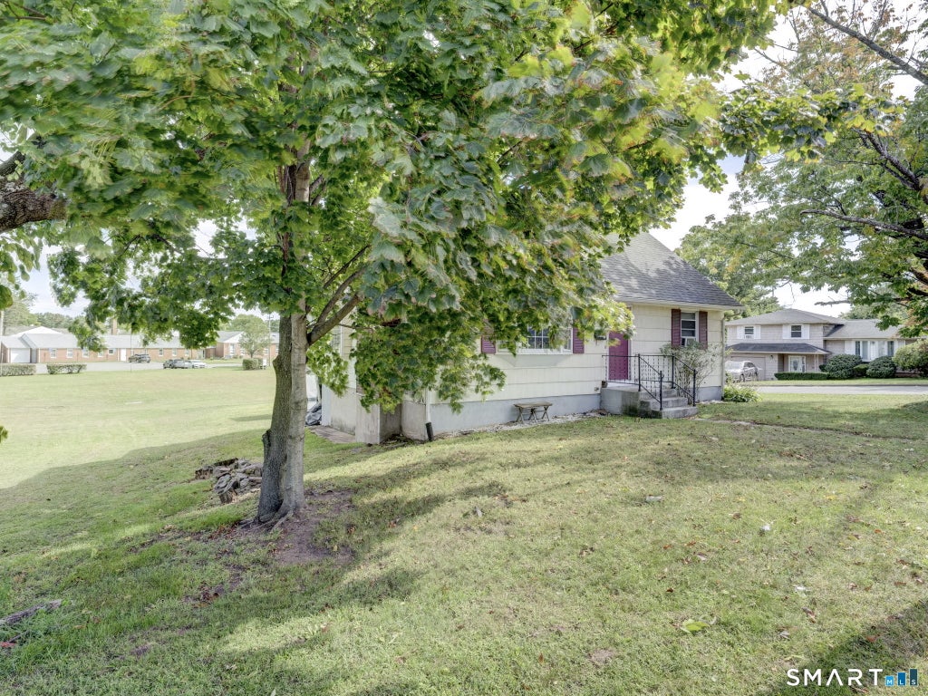 Photo of 1754 Main Street, East Hartford, CT 06108 (MLS # 24206037)