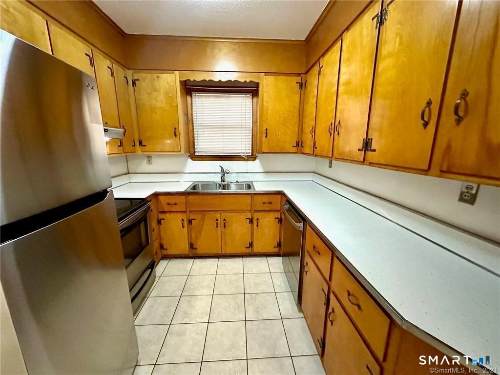 New Britain, Connecticut 06051, United States, 2 Bedrooms Bedrooms, ,1 BathroomBathrooms,Residential,Active,253870