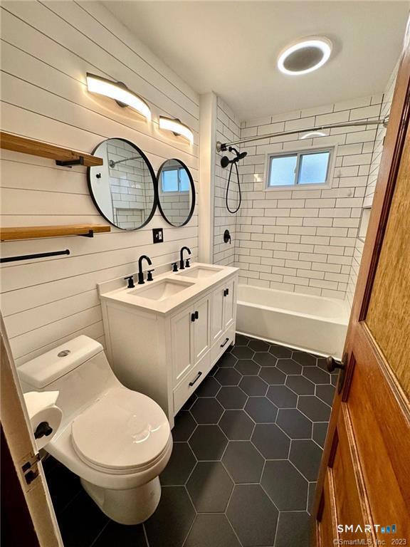 New Britain, Connecticut 06051, United States, 2 Bedrooms Bedrooms, ,1 BathroomBathrooms,Residential,Active,253870