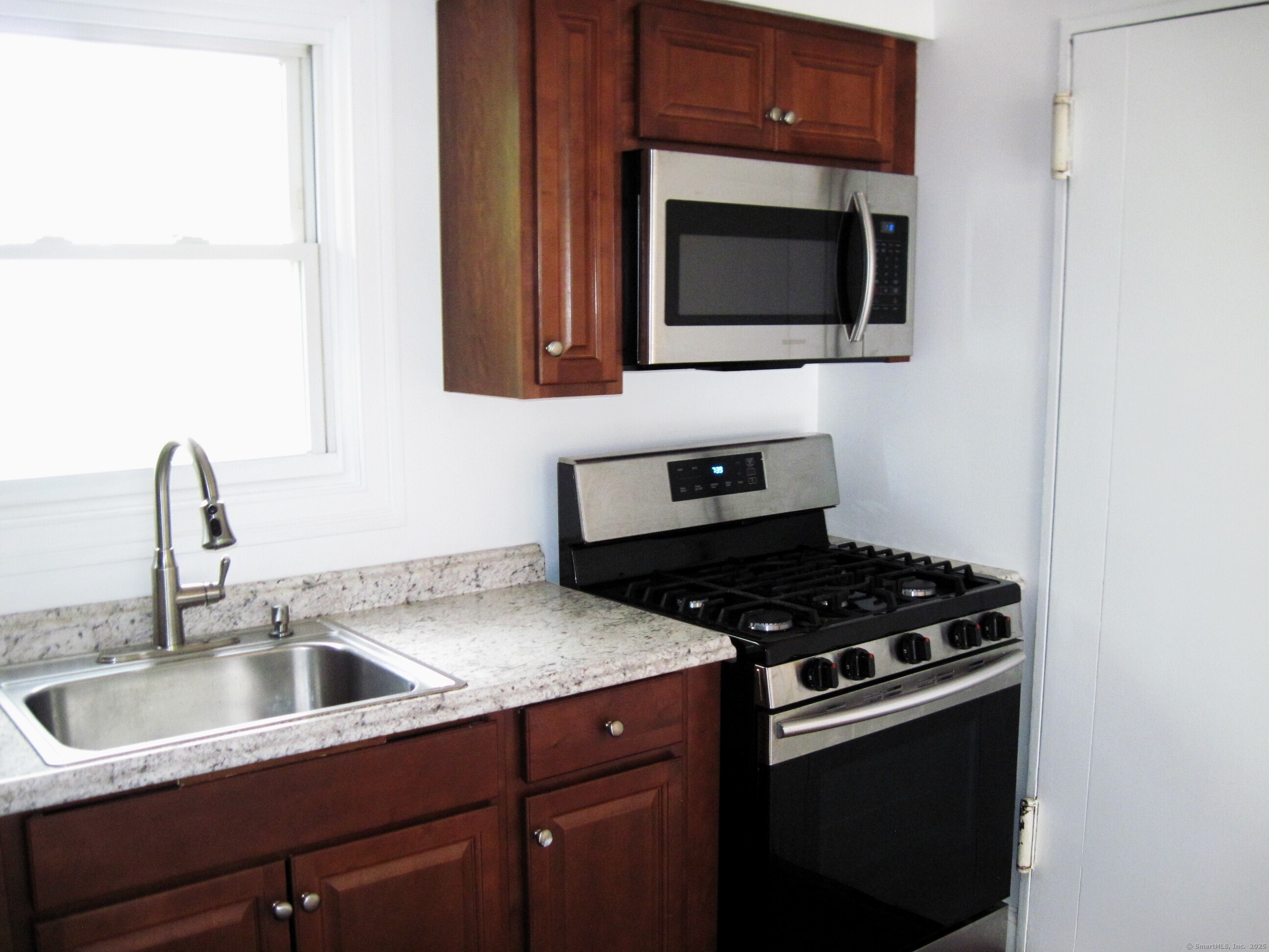138 Park Street #APT B1, Manchester, Connecticut image 6