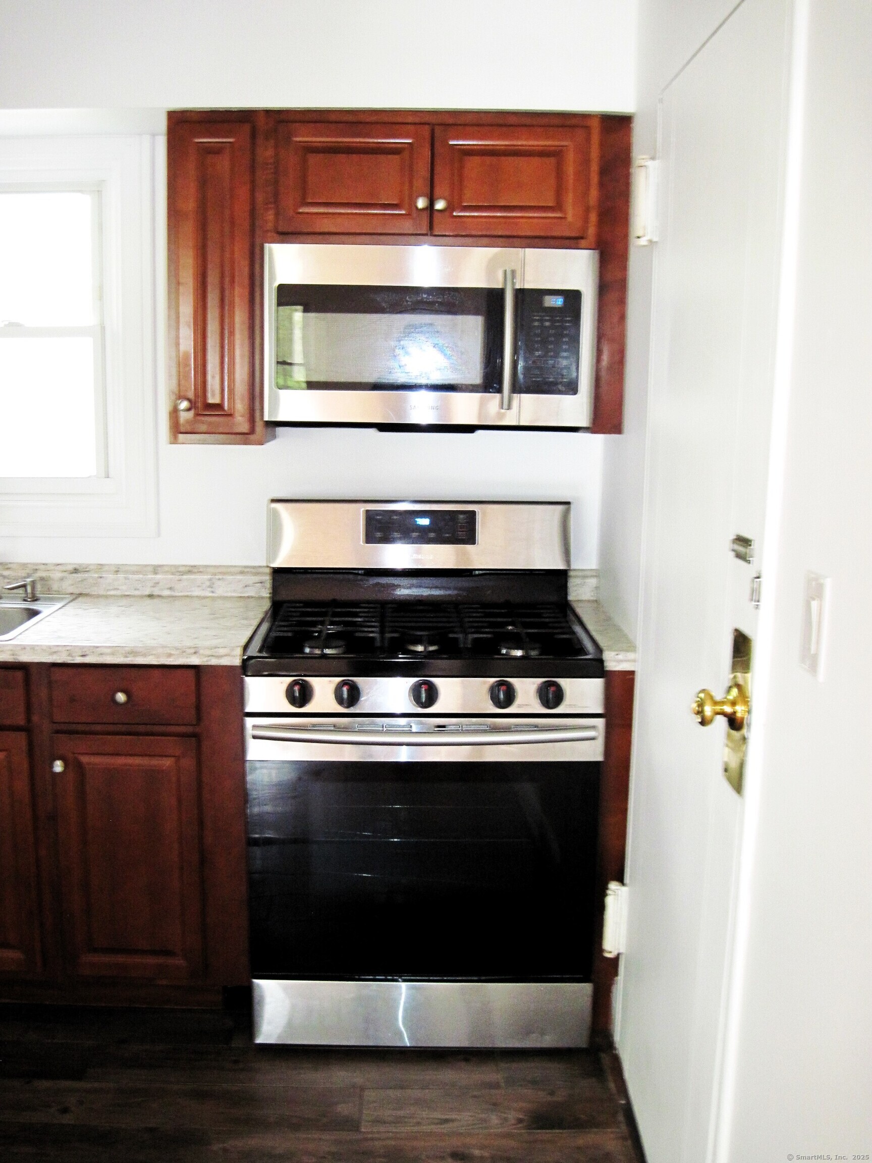 138 Park Street #APT B1, Manchester, Connecticut image 3