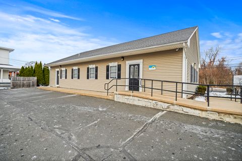 MLS: 24064417