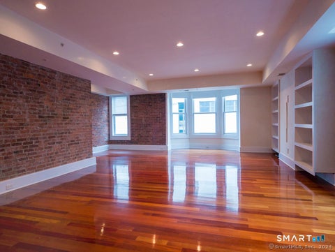 Photo of 116 Crown Street #3A, New Haven, CT 06511 (MLS # 24172222)