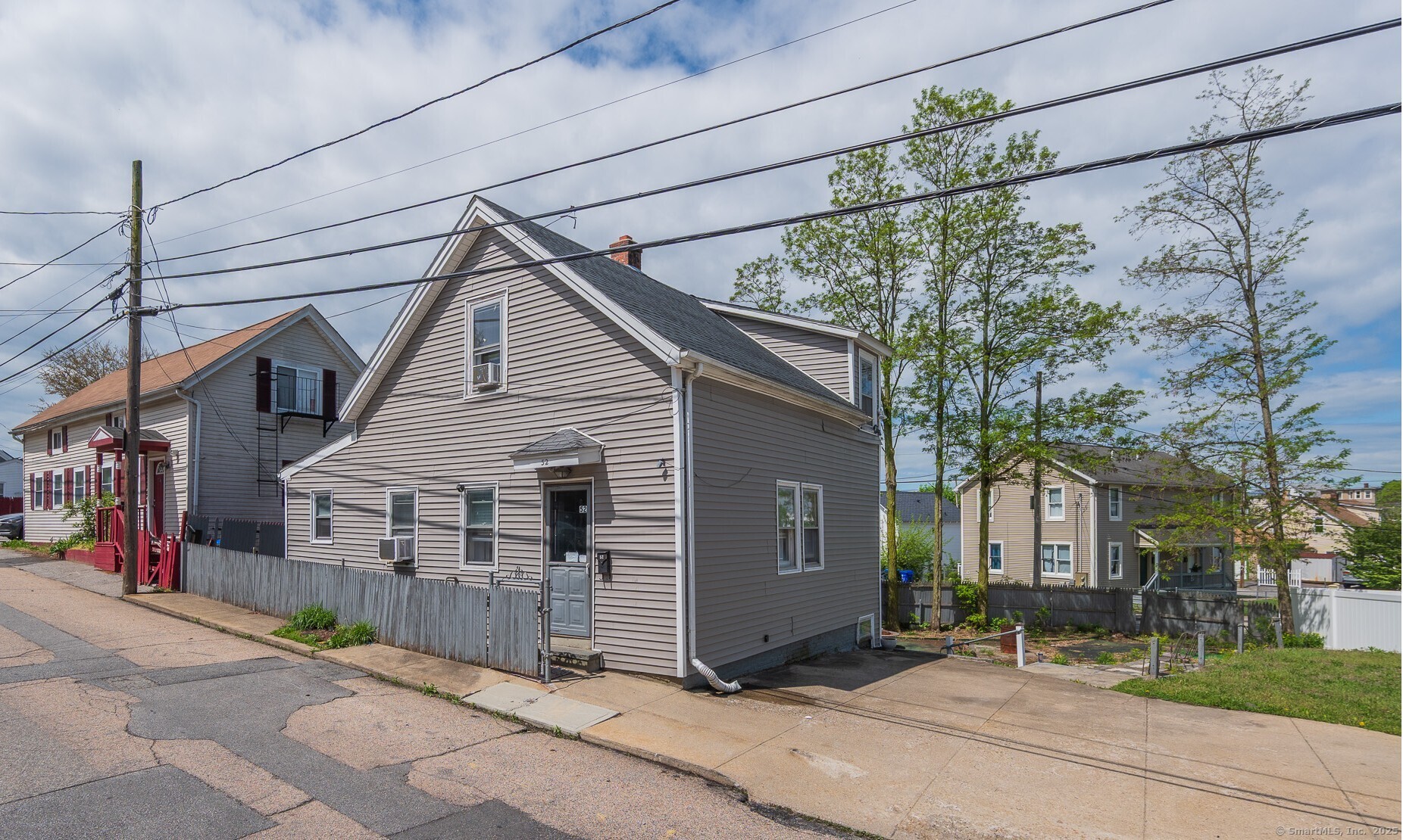 52 Luna Street