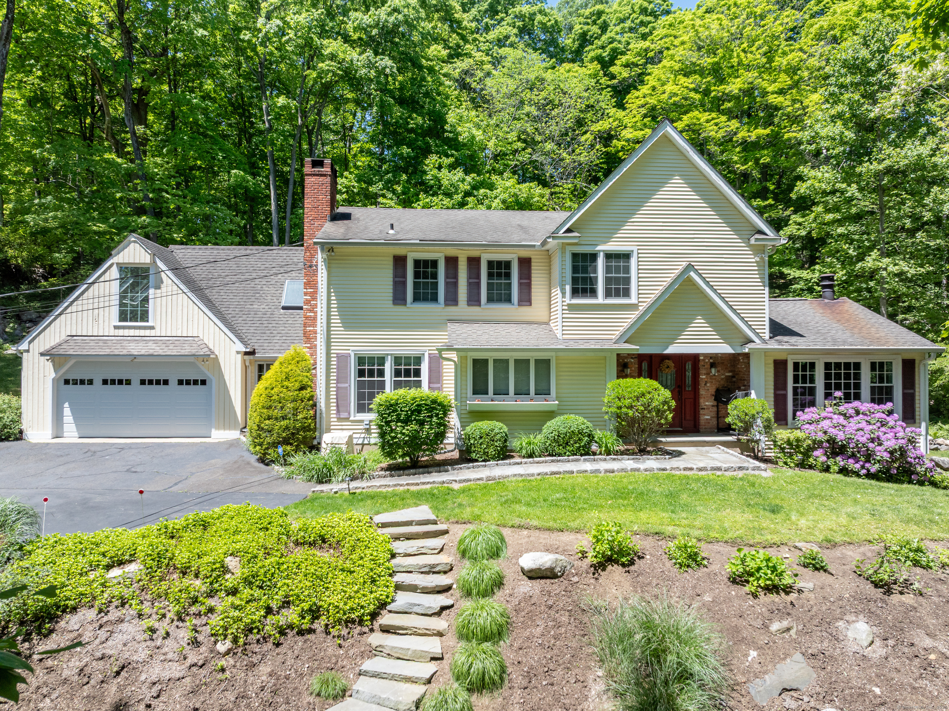 105 Northwood Lane, Stamford, Connecticut image 2