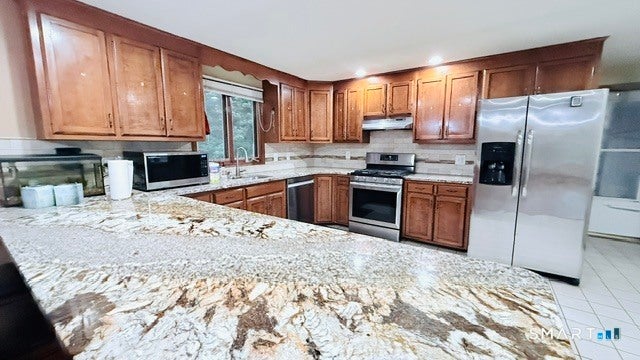 16 Arthur Drive 5