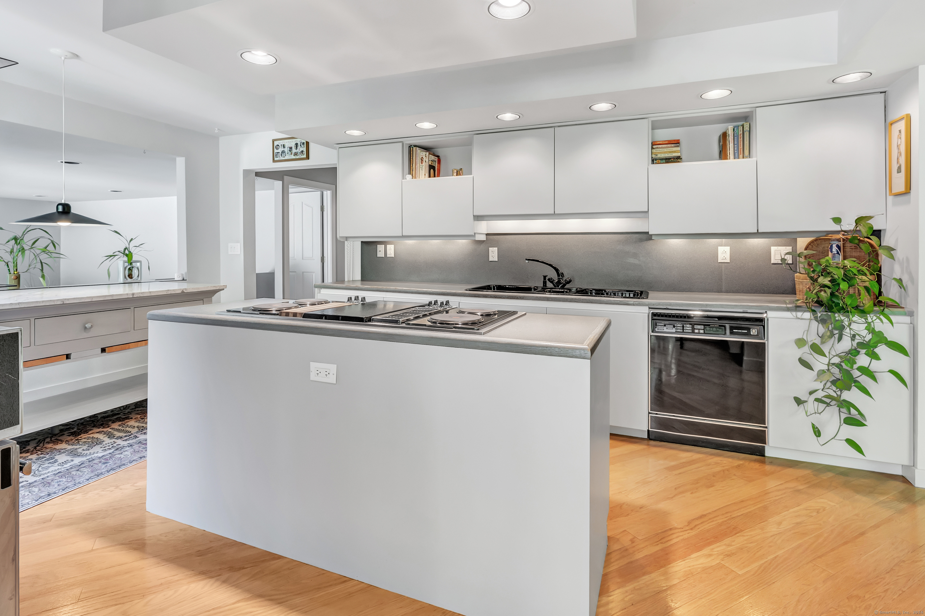 24 Roxbury Road, Woodbury, Connecticut image 9