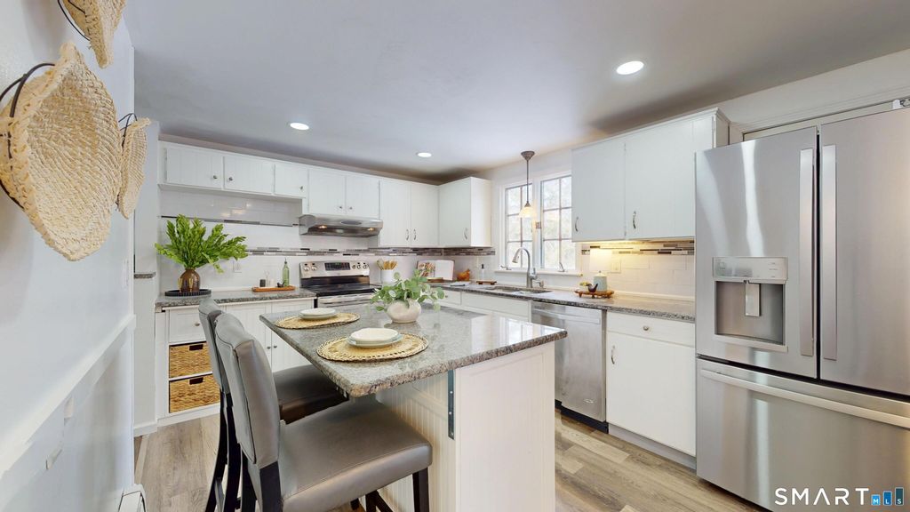 Photo of 5 Williamsburg Road, Marlborough, CT 06447 (MLS # 24146384)