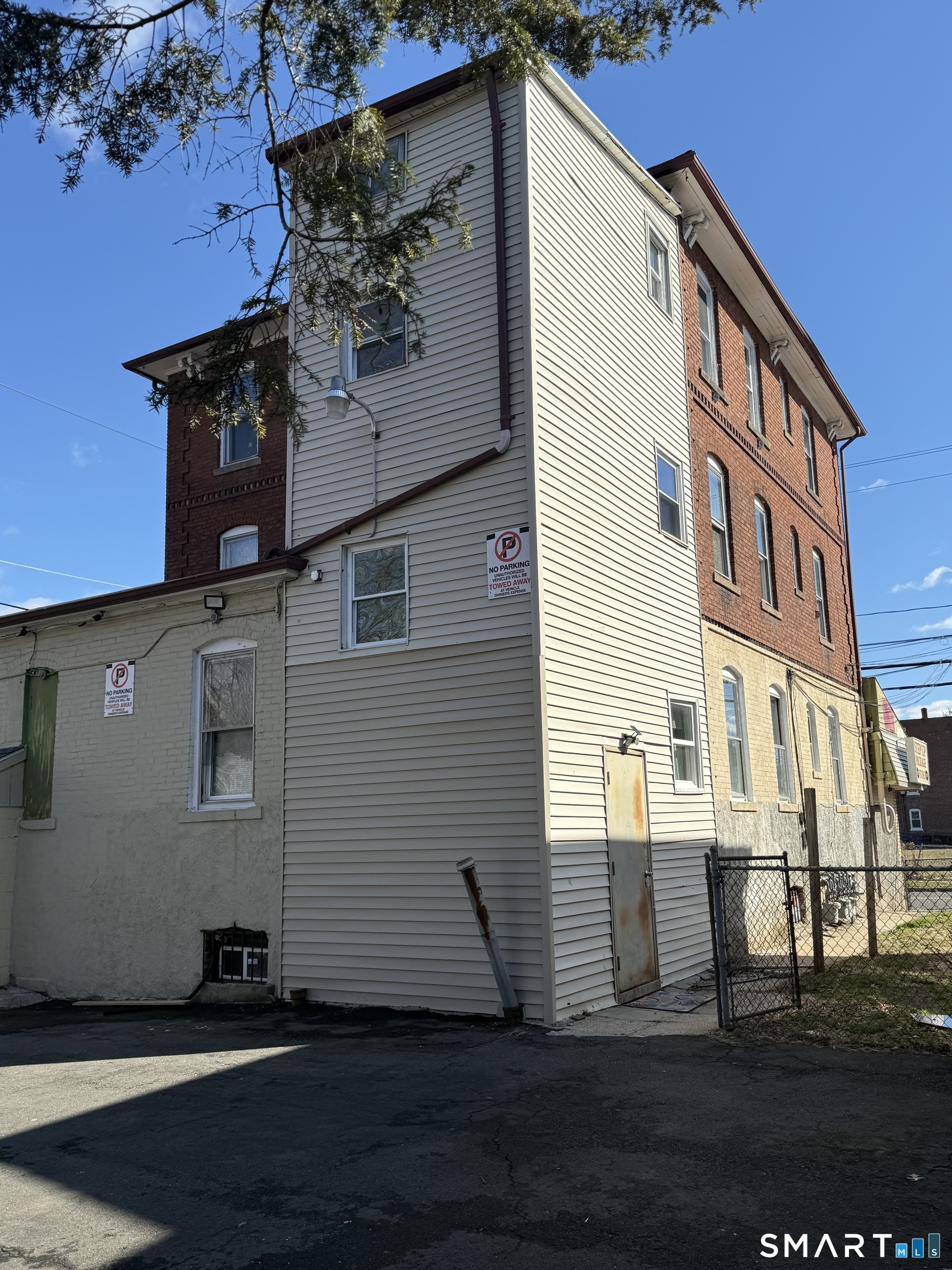 198 Oak Street