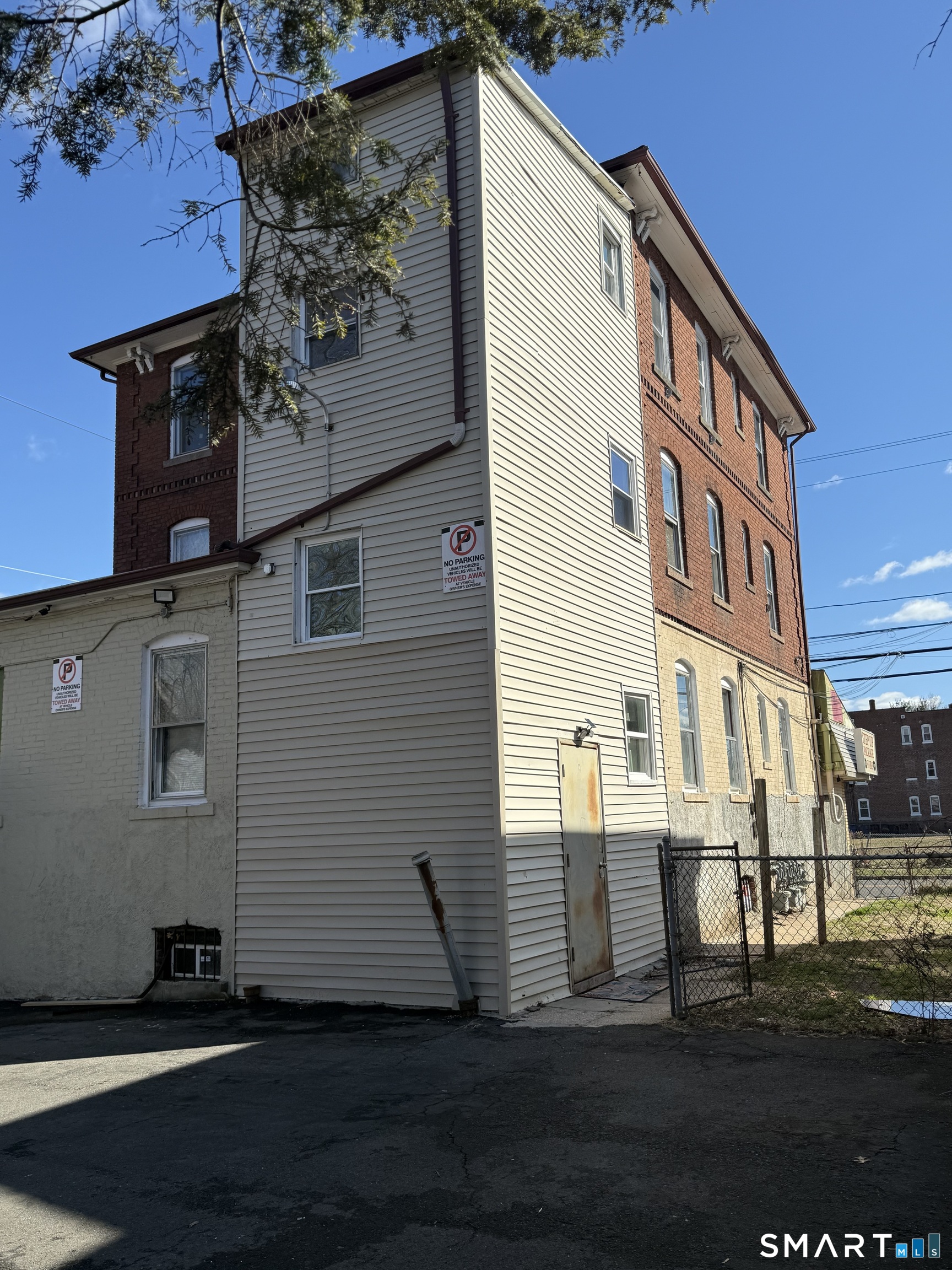198 Oak Street